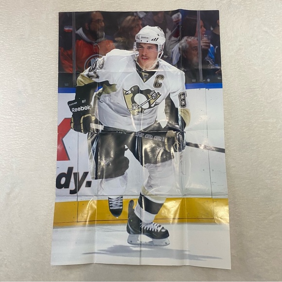 NHL Sidney Crosby Hockey Poster 19 x 28.5 - Picture 1 of 5